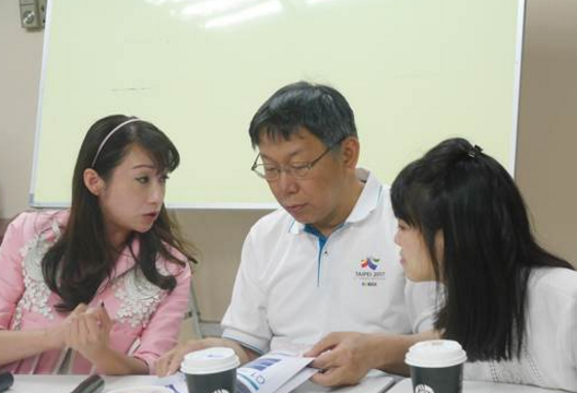 柯文哲闭门会内容流出,竟称“被强暴比被诱奸便宜”。(图片来源:台湾《中时电子报》)