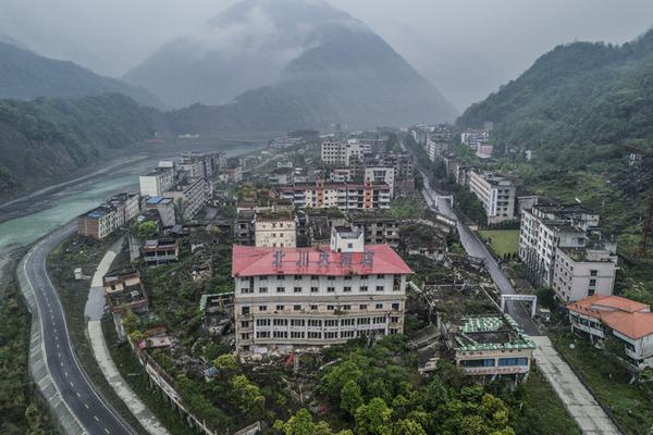 阿迪达斯清风系列