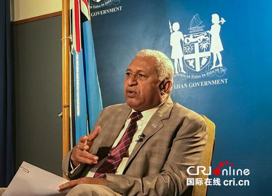 斐济总理姆拜尼马拉马接受采访