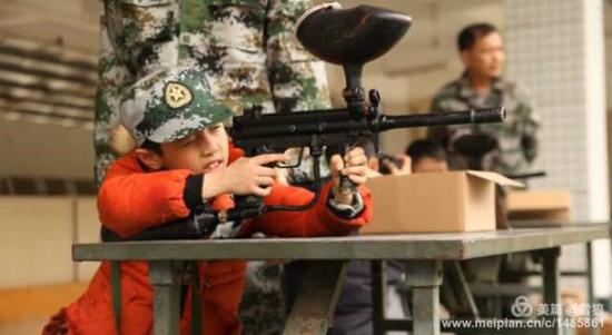我在练习射击