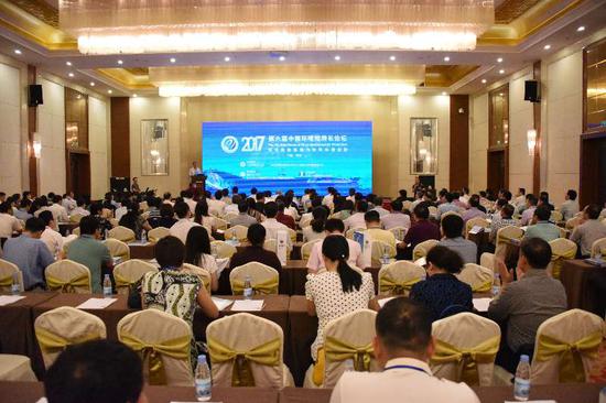 5月20日,主题为“环境质量改善与环境科技创新”的第六届中国环境院所长论坛在广西自治区桂林市召开。