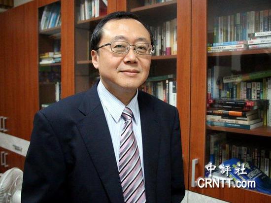 台湾中兴大学国家政策与公共事务研究所教授、中华台商研究学会理事长袁鹤龄。（中评社 林谷隆摄）