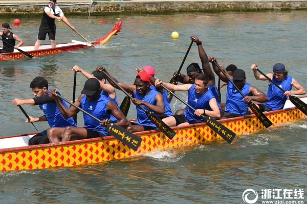 阿迪达斯清风系列