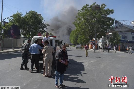 当地时间5月31日早晨的上班高峰期间，阿富汗首都喀布尔市区传出巨大爆炸声，该地区可以看到大片烟雾升起