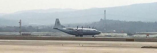 2016年3月19日,一架Y8F-200W飞机飞抵达仰光明加拉顿机场交付缅甸空军。