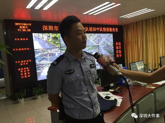 女子约会男网友受挫情绪失控  街头裸奔(组图) - 3