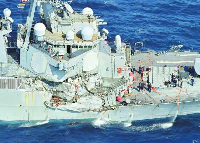 这是6月17日在日本下田市附近海域拍摄的遭受撞击的美海军“菲茨杰拉德”号驱逐舰。 新华社/路透