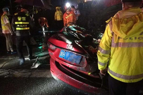 曼联下赛季球衣-爱游戏APP（中国）官方网站下载_AIYOUXI体育