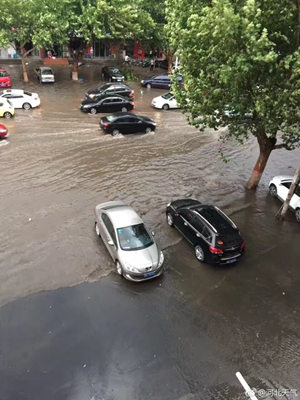 强降雨袭北京河北首都机场延误或取消367航班