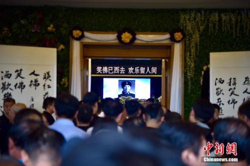 2017年6月22日，北京，唐杰忠先生追悼会暨遗体告别仪式在八宝山举行。6月18日，著名相声表演艺术家唐杰忠先生逝世，享年85岁。图为追悼会现场。 中新网记者 金硕 摄
