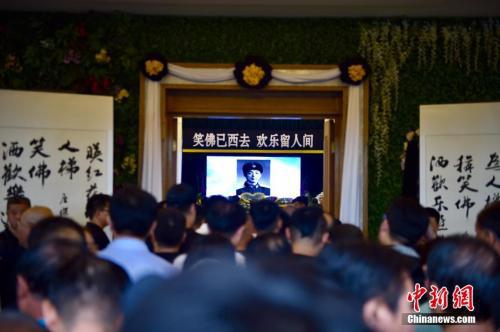 2017年6月22日,北京,唐杰忠先生追悼会暨遗体告别仪式在八宝山举行。6月18日,著名相声表演艺术家唐杰忠先生逝世,享年85岁。图为追悼会现场。 中新网记者 金硕 摄