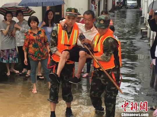 江西修水县3名干部救灾被洪水冲走 仍下落不明