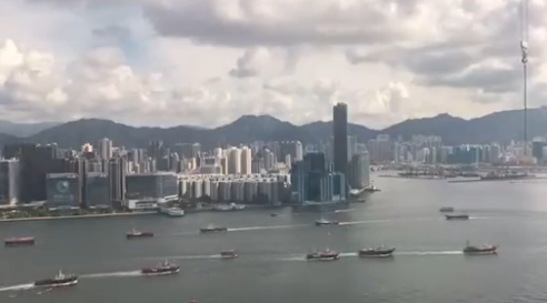 延时摄影：香港百船巡游庆祝回归20周年