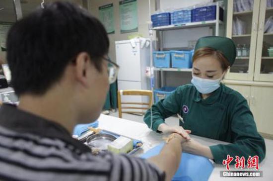 卫计委:二级医院需安检 异常患者保安陪诊|安保