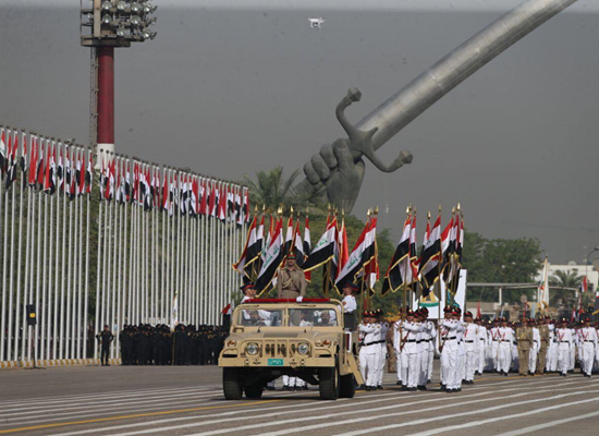 伊拉克首都举行阅兵仪式 庆祝解放摩苏尔