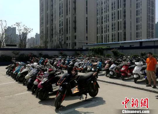 郑州有多少人口2017年_郑州人口分布图(3)