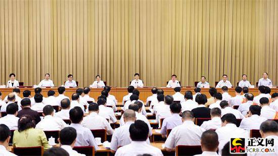 7月18日至19日,第八次天下信访事情集会在北京召开。中共中央政治局委员、中央政法委书记孟建柱出席集会并讲话。郝帆 摄