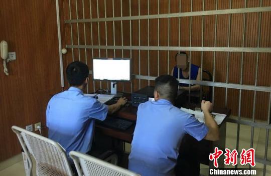 图为:嫌疑人林某被提审。 江山公安供图 摄