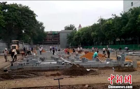 在建的公共泊车场。外地宣传部供图