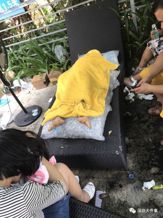 深圳一4岁男童泳池溺亡 母亲和救生员就在旁边