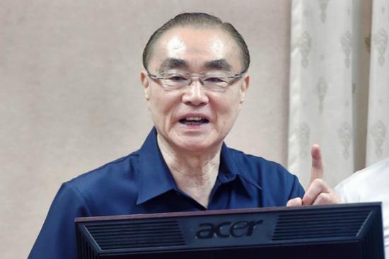 大陆解放军沙场阅兵震撼世界 台军方愁招不到