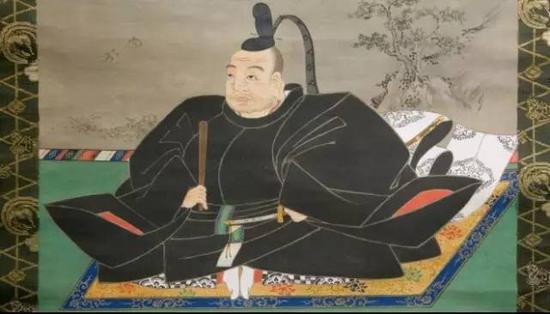 他在1558年雇佣了270名甲贺和伊贺的忍者，并向甲贺忍者承诺，只要甲贺流不辅佐六角氏，今后绝不出兵讨伐甲贺。