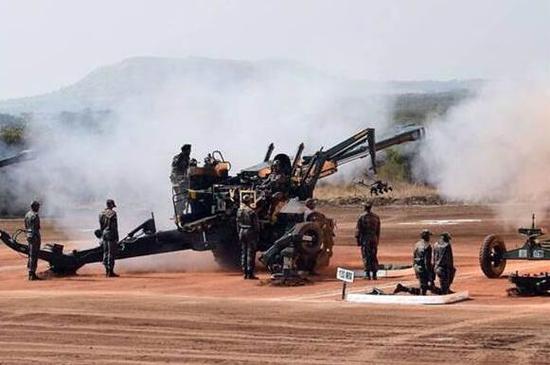 印度陆军王牌火炮FH-77B。（图片来源：印度《经济时报》网站）