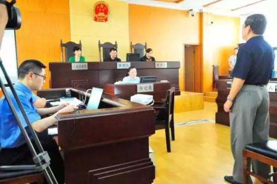 法院以故意杀人罪判处李某有期徒刑二年,缓刑四年。金陵晚报 图