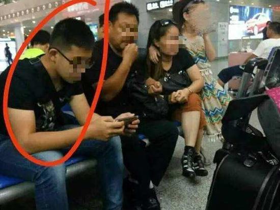 南京南站涉嫌猥亵女童男子应负哪些法律责任|