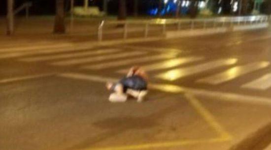 西班牙女警一敌五:恐袭现场击毙4恐怖分子