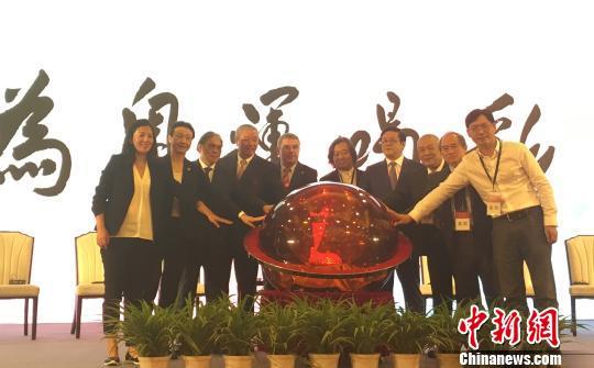 国外奥委会主席巴赫宣布奥林匹克艺术展览会都会系列展正式策动 马元豪 摄