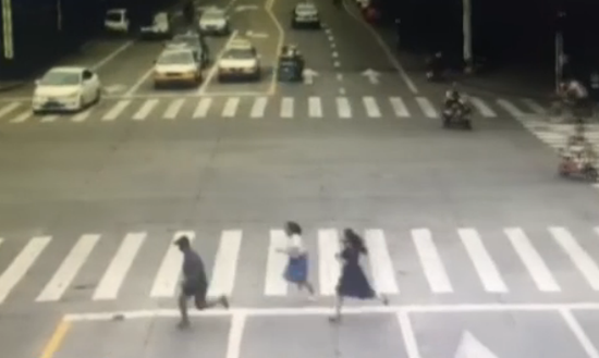 囧哥:我老了!朗诵被鬼畜走红的梁逸峰都当中文老师了 囧哥:我老了!朗诵被鬼畜走红的梁逸峰都当中文老师了图片