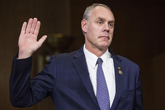 美国内政部长瑞安·辛克（Ryan Zinke）。  视觉中国 资料图