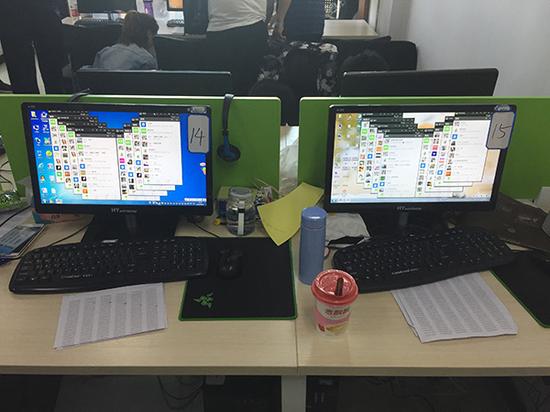 诈骗团伙成员一人往往拥有多个不同网名的聊天账号,用来诱骗网友。澎湃新闻记者 王健 图