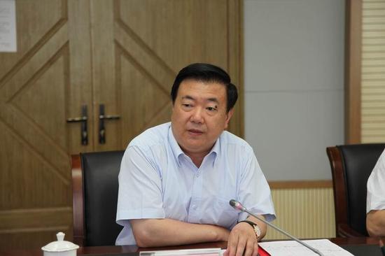 第十八届中央委员、全国人大教科文卫委员会原副主任委员、甘肃省委原书记王三运