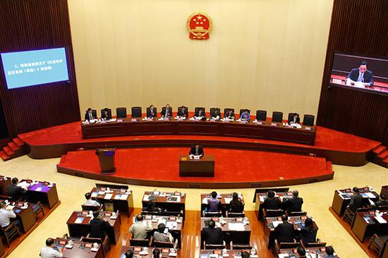 江苏省十二届人大常委会第三十二次集会在南京开幕。