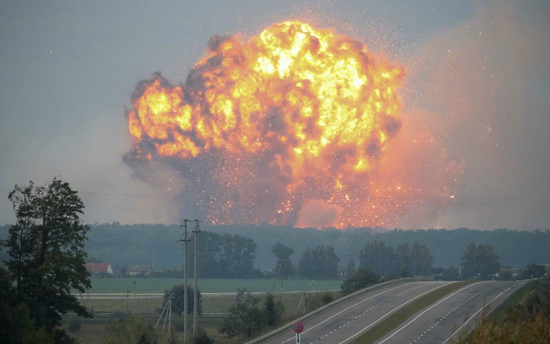 乌克兰一军火库发生爆炸 系人为破坏