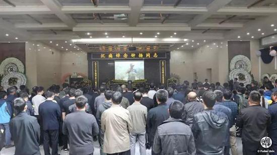 钟扬同志遗体告别仪式在宁夏银川殡仪馆举行