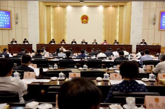 云南省第十二届人民代表大会常委会第三十七次会议举行。云南人大官网 图