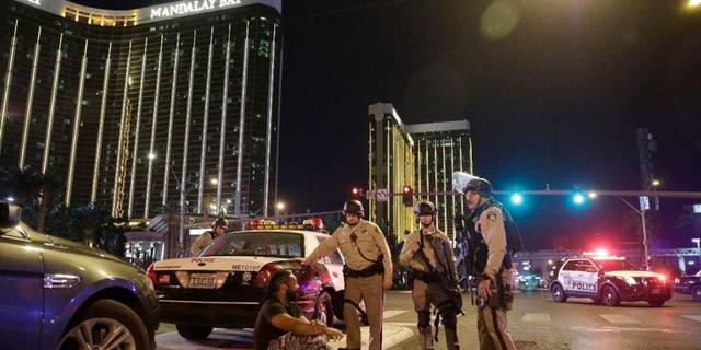 警方通话录音：特警爆破嫌疑人所在房间全过程