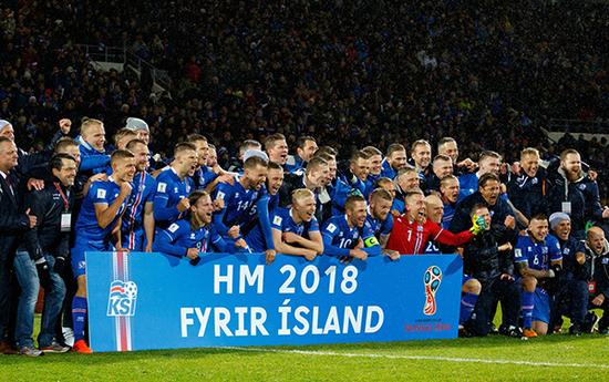 冰岛2-0科索沃首次晋级世界杯。东方IC 图