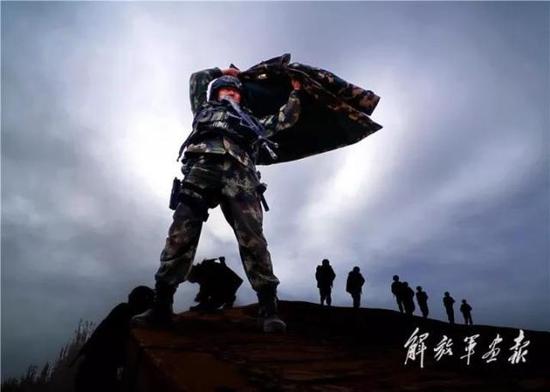 《反恐英雄王刚》 摄影/刘海山