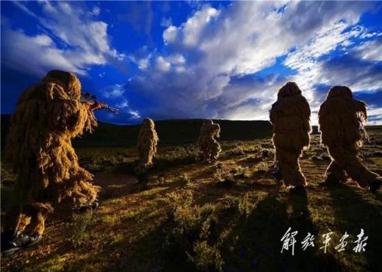 《奇袭》 摄影/岱天荣