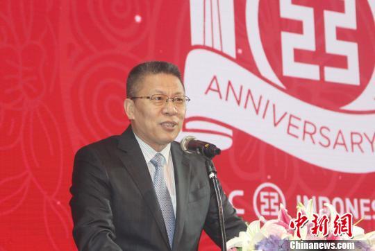 中国驻印尼大使馆经商处公参王立平到场祝贺。 林永传 摄