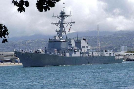 美国海军“查菲”(USS Chafee)号导弹驱逐舰。