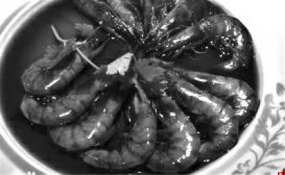 女子吃虾测出酒驾 扣驾驶证6个月罚款3000元