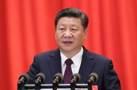 ▲ 中國共產(chǎn)黨第十九次全國代表大會18日上午在人民大會堂開幕。習近平代表第十八屆中央委員會向大會作報告。新華社