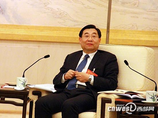 胡宁静回覆记者提问。
