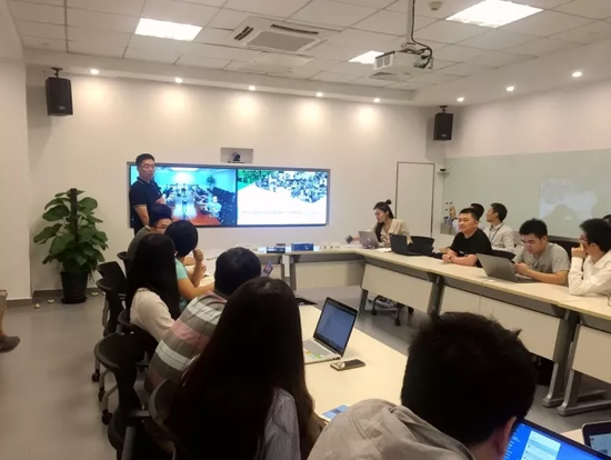爱奇艺党委组织召开迎接十九大誓师大会