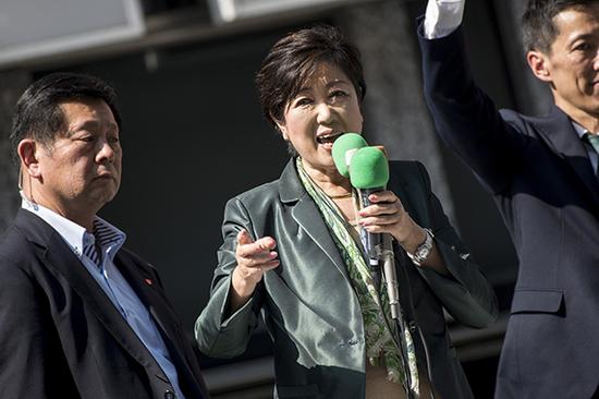 当地时间2017年10月10日,日本东京,日本希望之党党首、东京都知事小池百合子举行竞选集会。视觉中国 资料